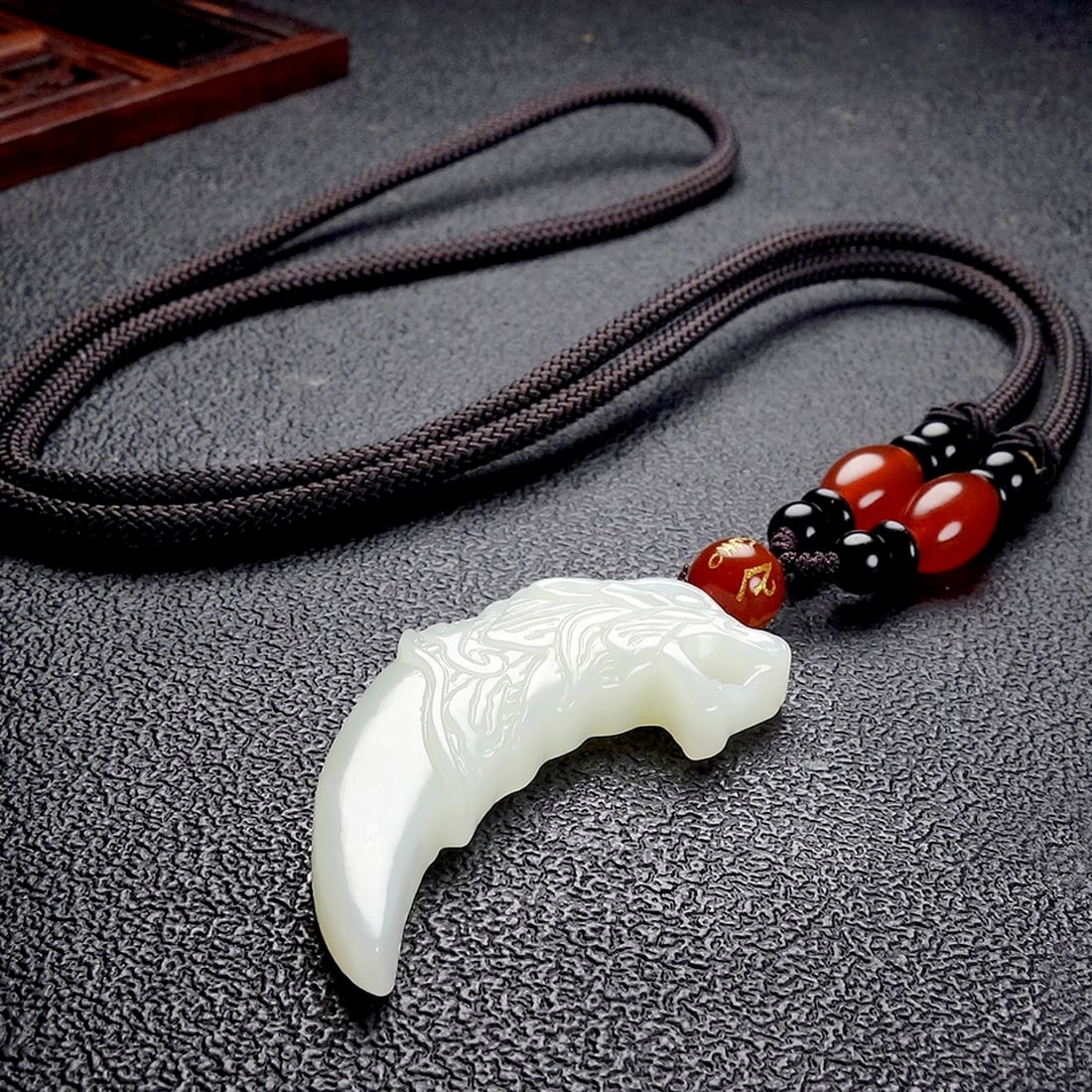 An Exquisite White Jade Pendant - 6