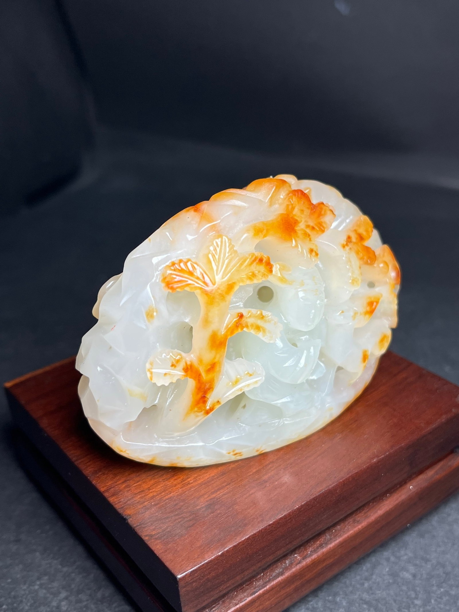 An Exquisite White Jade Figure Deer Pattern Ornament - 2
