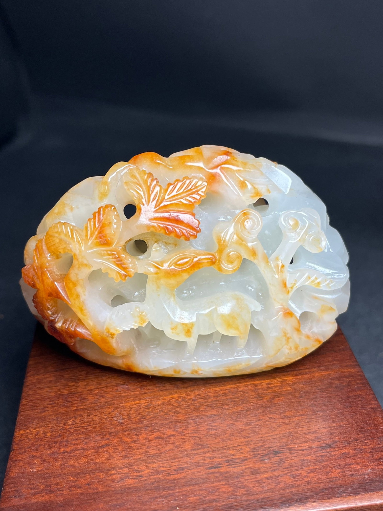 An Exquisite White Jade Figure Deer Pattern Ornament - 5