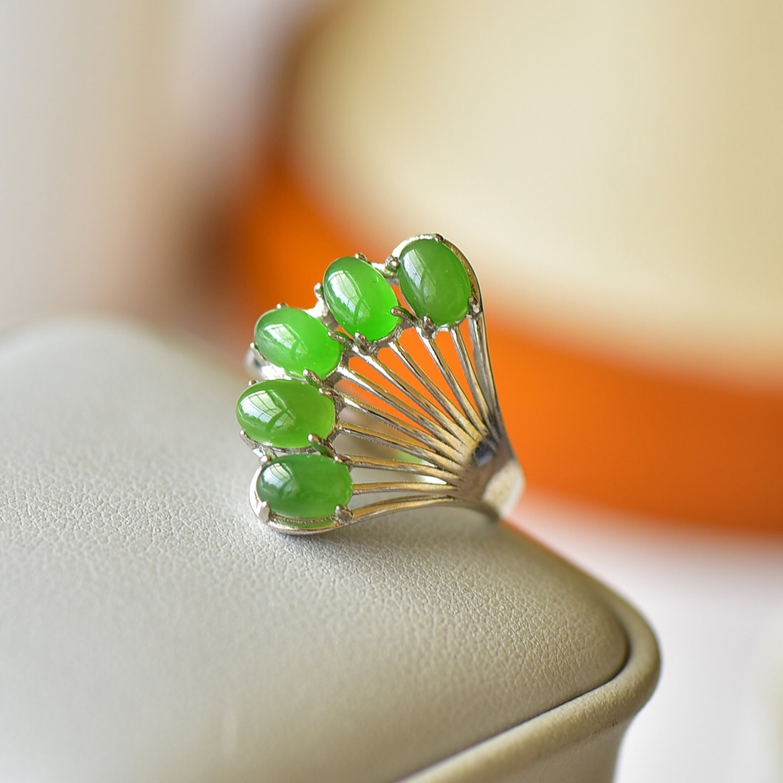 An Exquisite Sterling Silver Inlaid Jasper Ring - 3
