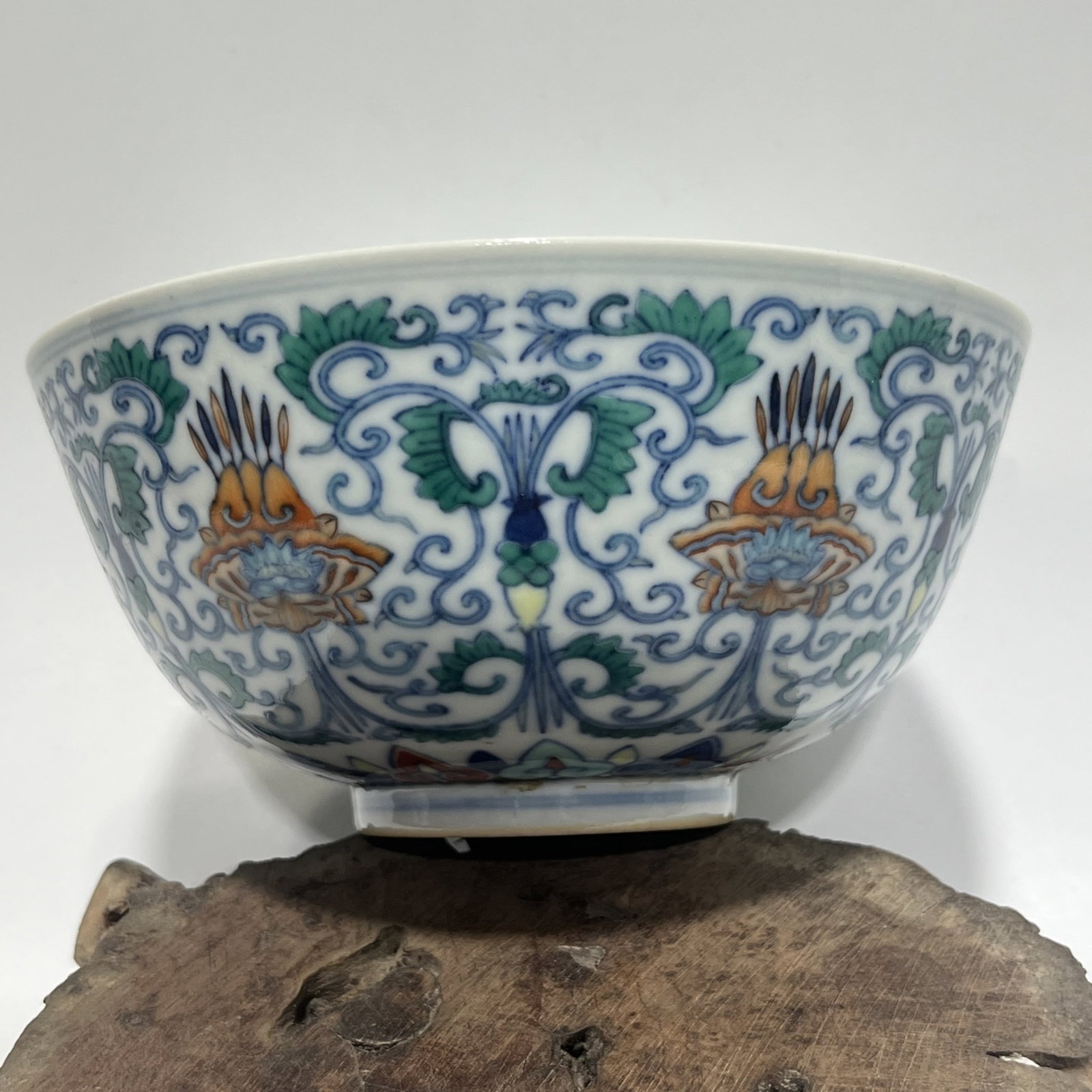 An Exquisite Doucai Lotus Pattern Bowl - 5