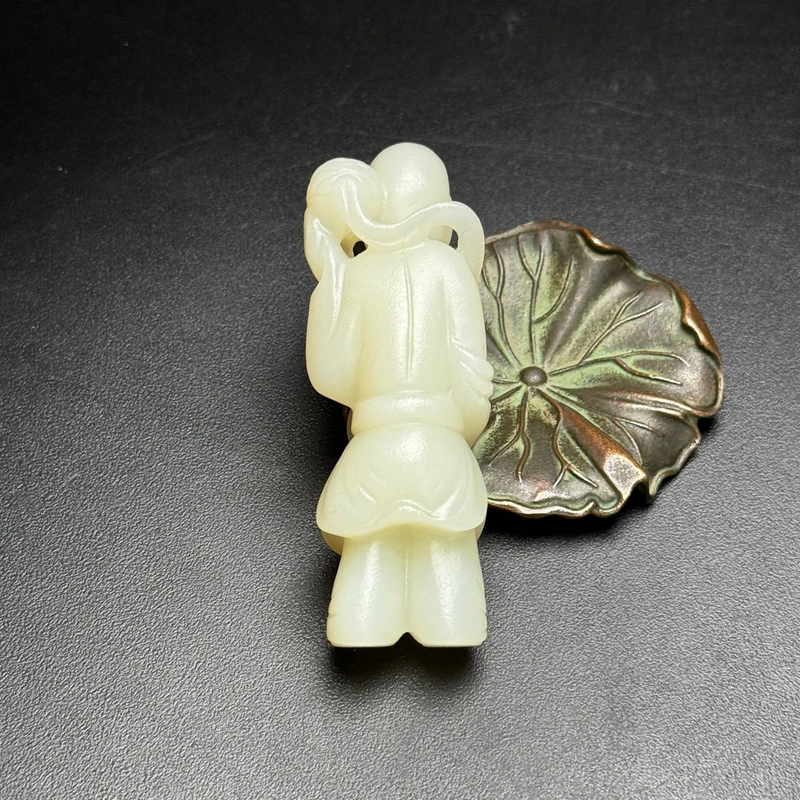 An Exquisite White Jade Figure Hand Piece - 2
