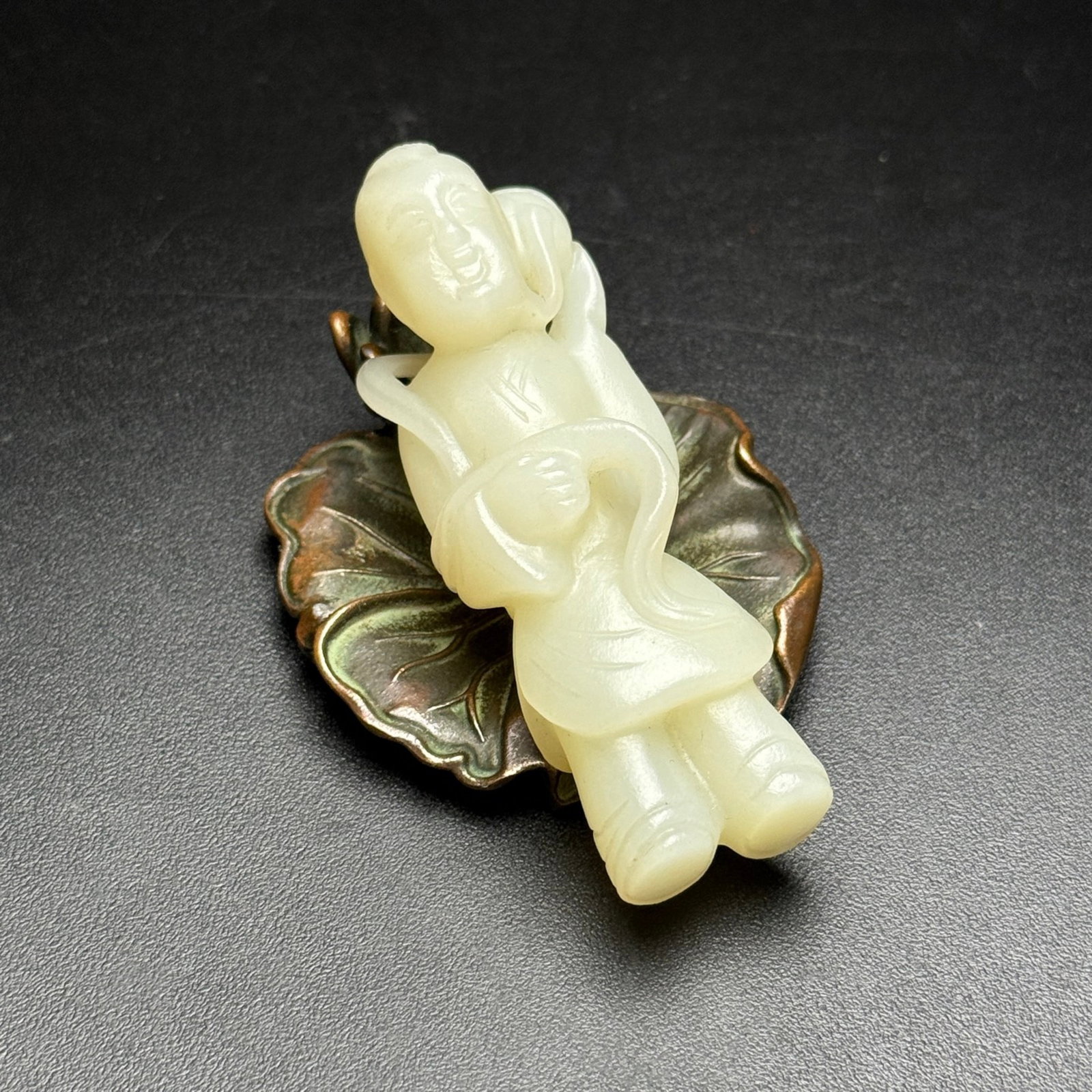 An Exquisite White Jade Figure Hand Piece - 7