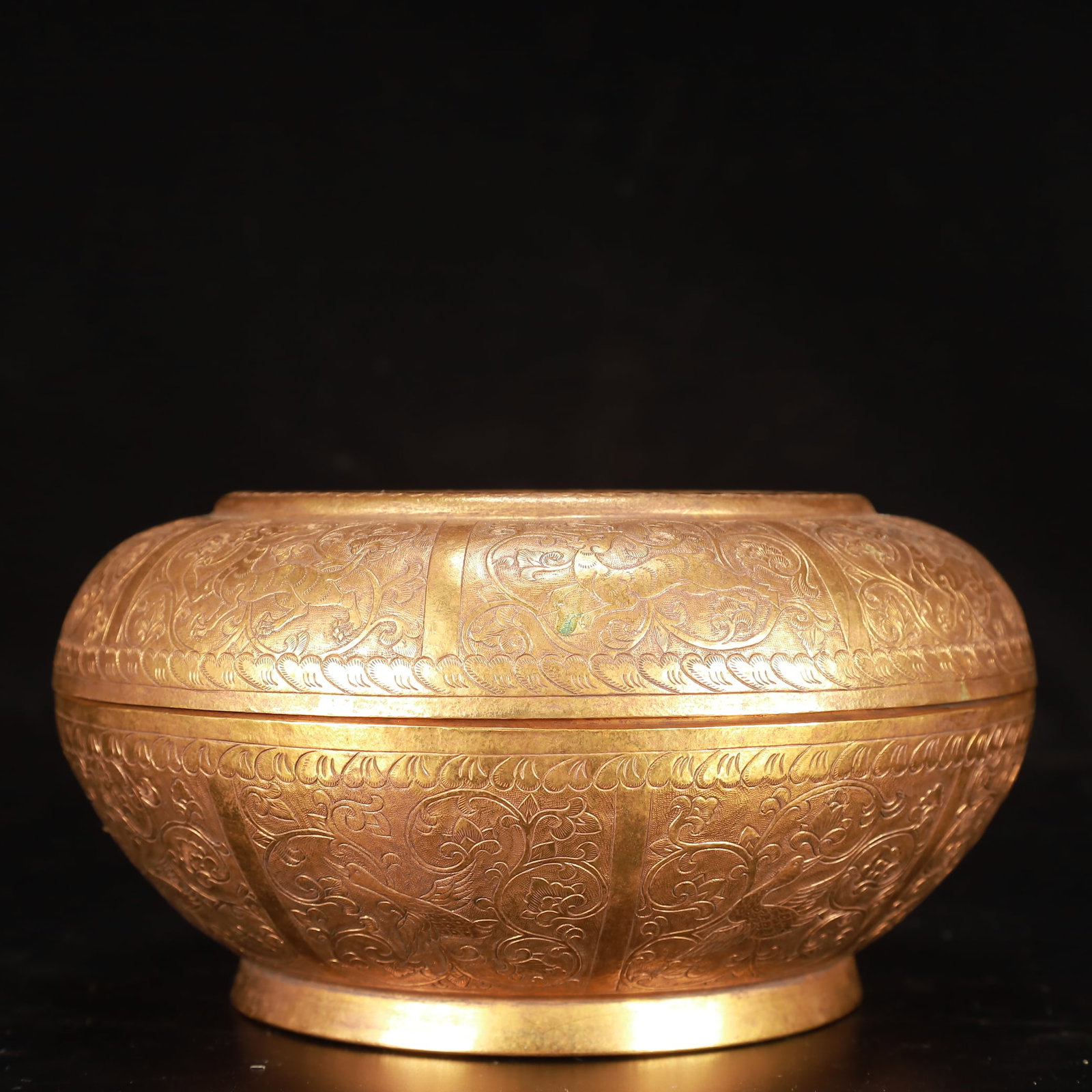 An Exquisite Gilt Bronze Flower and Phoenix Pattern Box with Cover - 2
