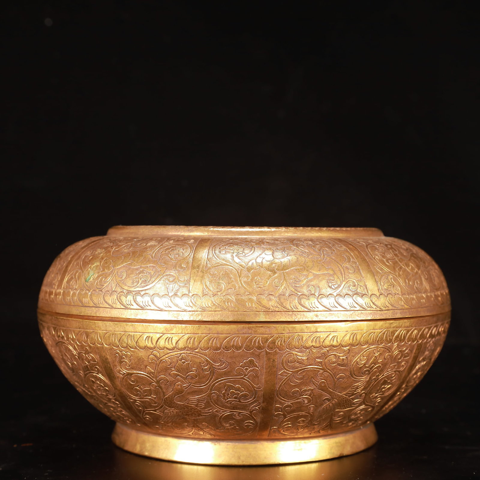 An Exquisite Gilt Bronze Flower and Phoenix Pattern Box with Cover - 3