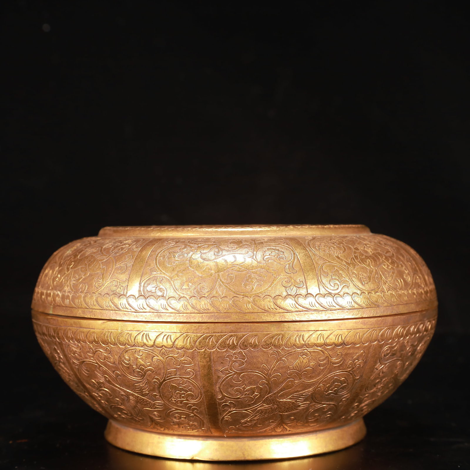 An Exquisite Gilt Bronze Flower and Phoenix Pattern Box with Cover - 4