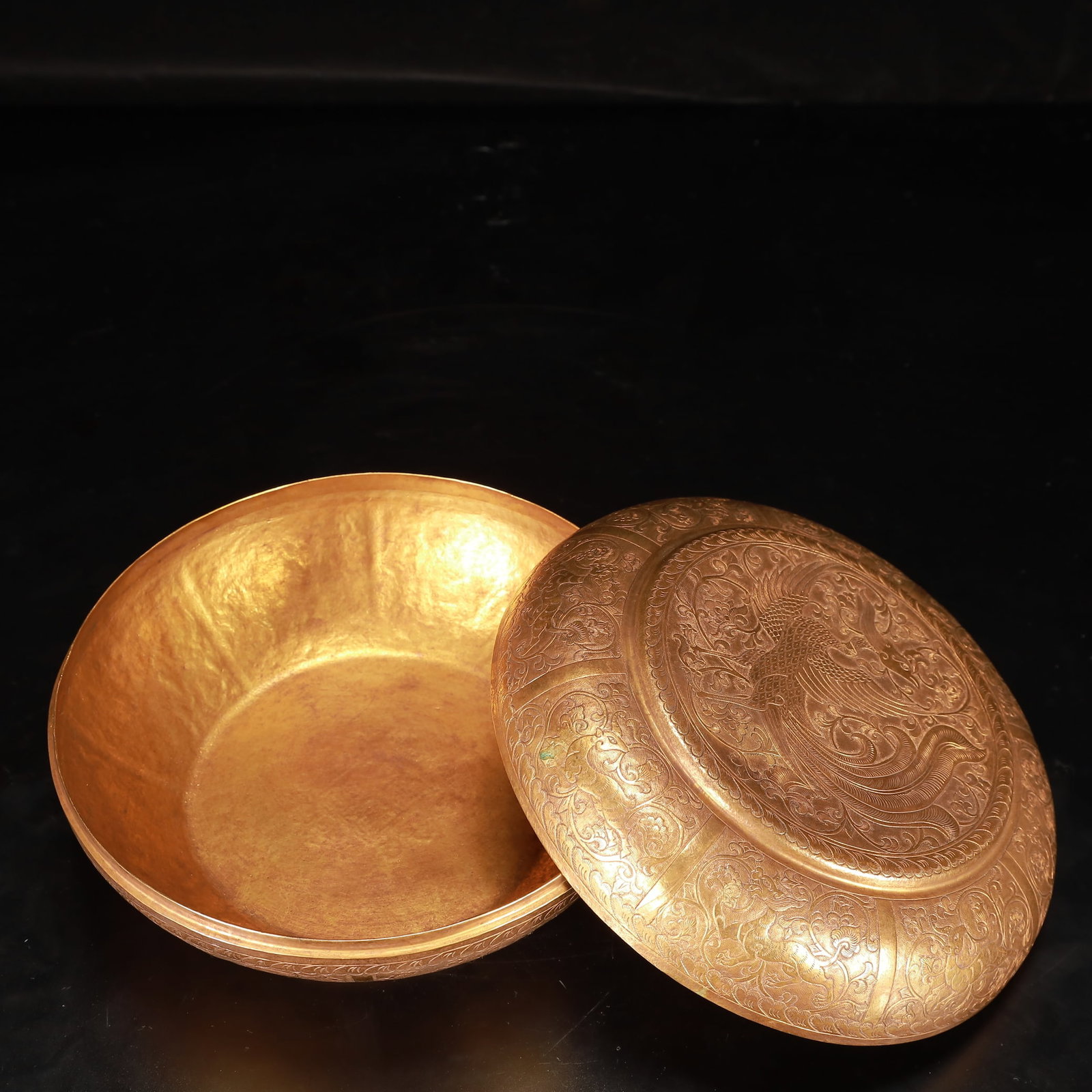 An Exquisite Gilt Bronze Flower and Phoenix Pattern Box with Cover - 6