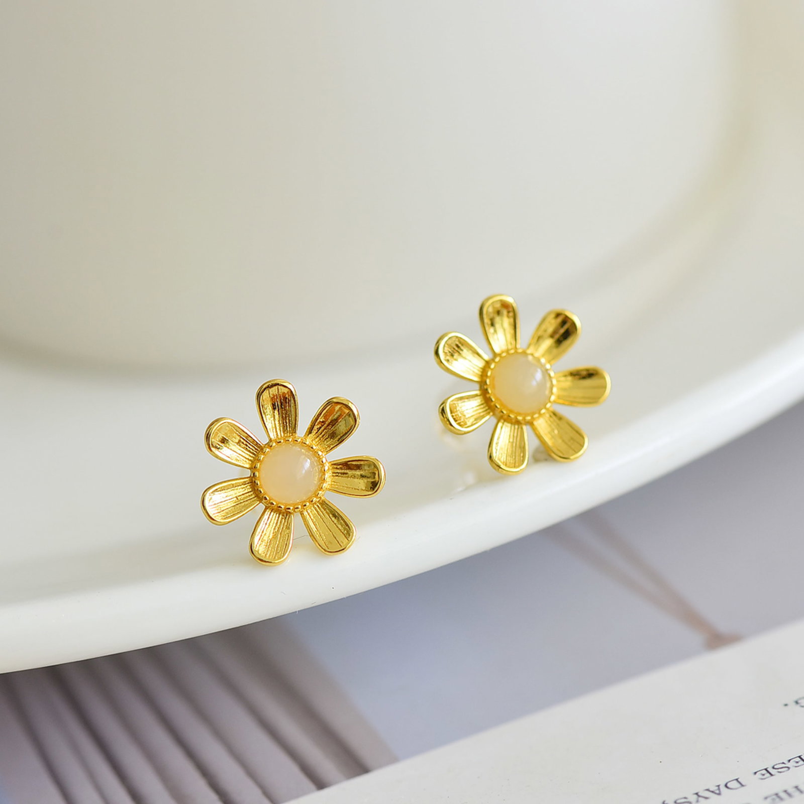 A Pair of Exquisite Sterling Silver-Gold Plated Inlaid White Jade Earrings - 2