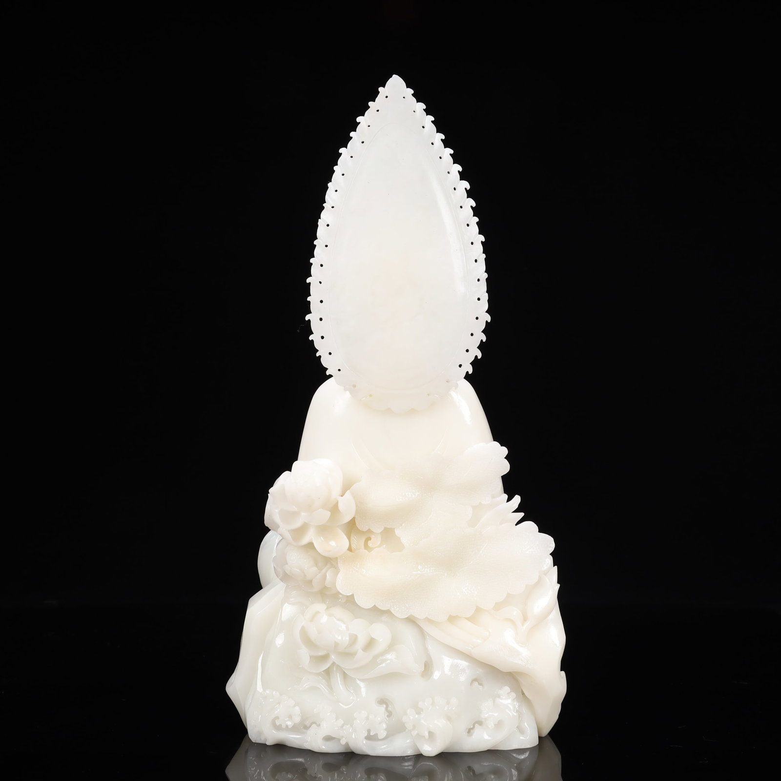 A Rare White Jade Statue of Avalokitesvara - 9