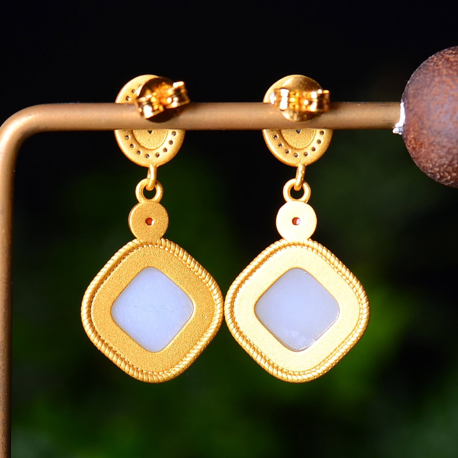 A Pair of Exquisite Sterling Silver-Gold Plated Inlaid White Jade Earrings - 5