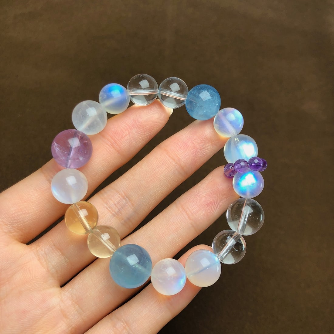 An Exquisite Crystal Bracelets: Estimated Value:600-1200 An Exquisite Crystal Bracelets,Size: 10.7mm,12.9mm, Weight:32.3g 水晶手串