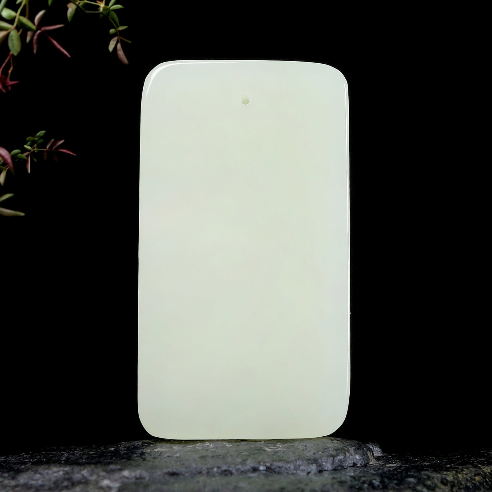 An Exquisite White Jade Statue of Avalokitesvara Pendant - 4