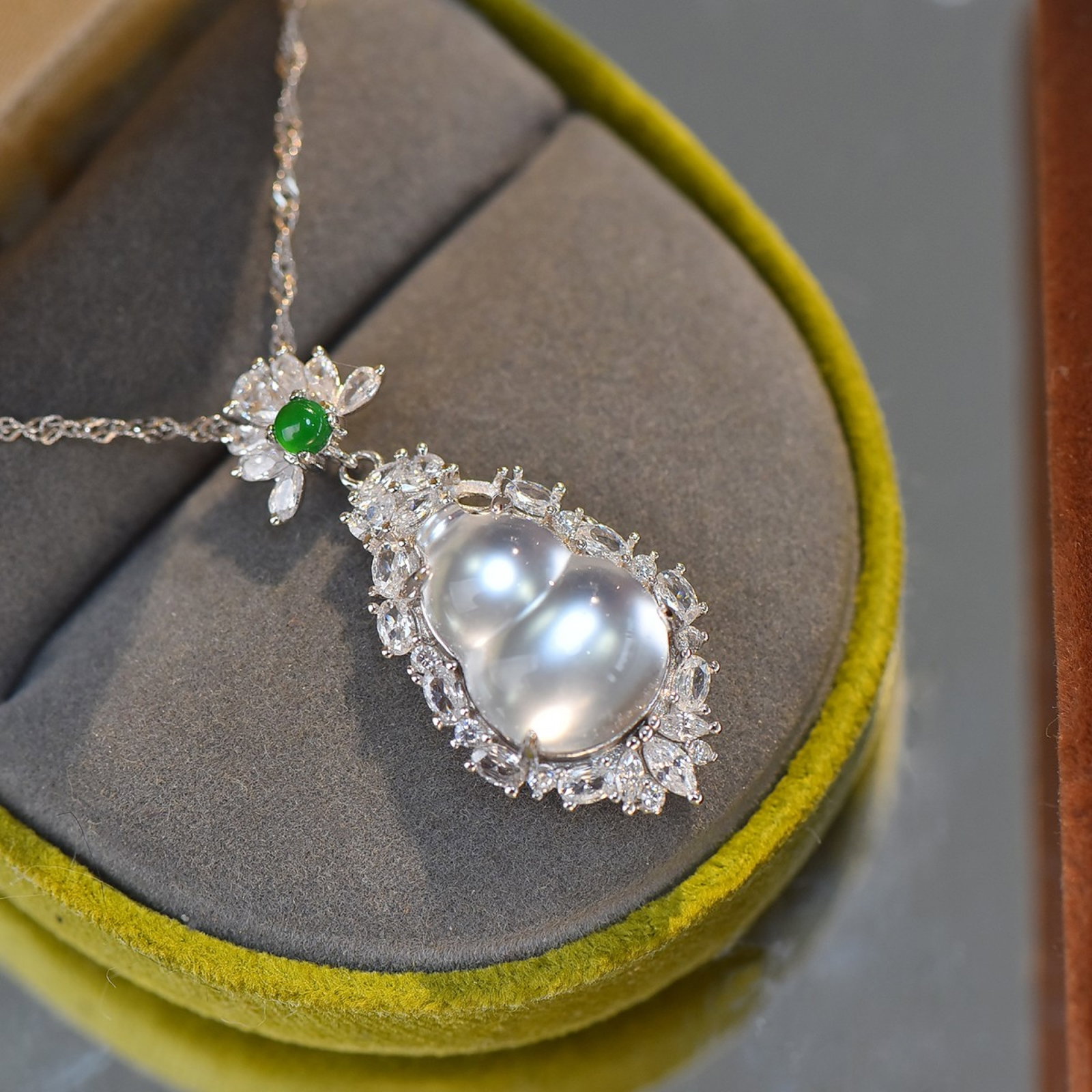 A Set of Fine Sterling Silver Inlaid Jadeite Gourd Jewelrys,Inlaid Diamond With Jasper - 3