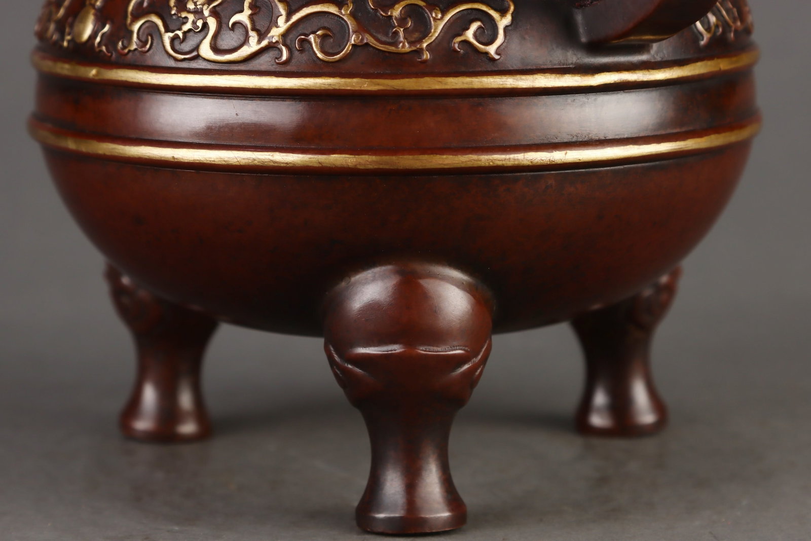 An Exquisite Gilt Bronze Dragon Pattern Double-Ears Tripod Censer,With Phoenix Cover - 5
