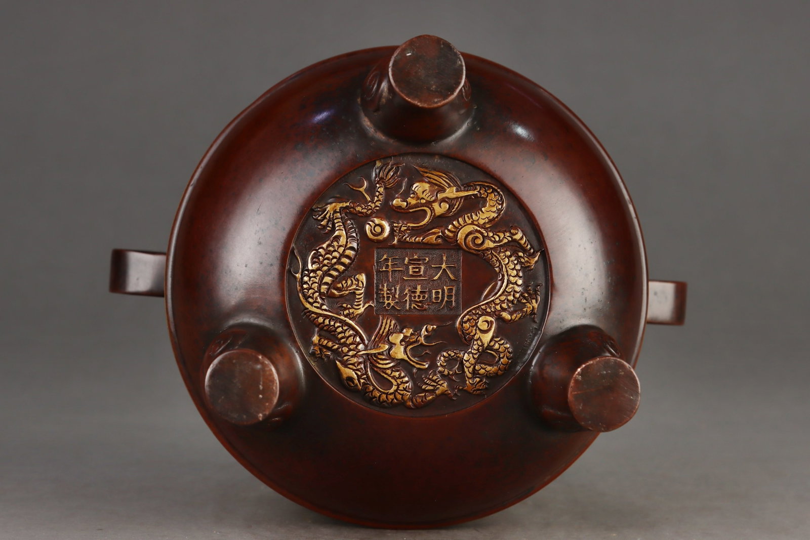 An Exquisite Gilt Bronze Dragon Pattern Double-Ears Tripod Censer,With Phoenix Cover - 9