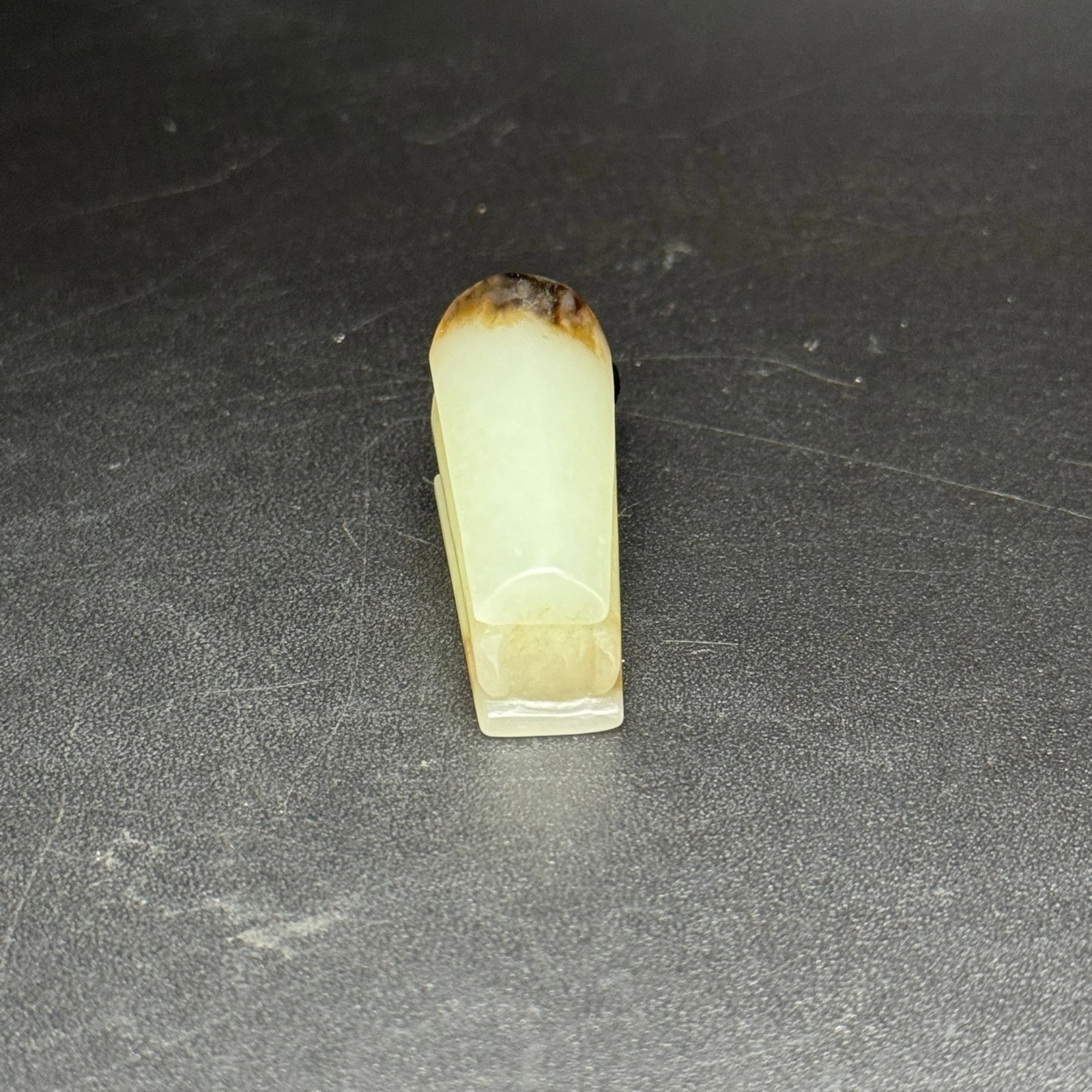 An Exquisite White Jade Coffin-Shaped Pendant - 5