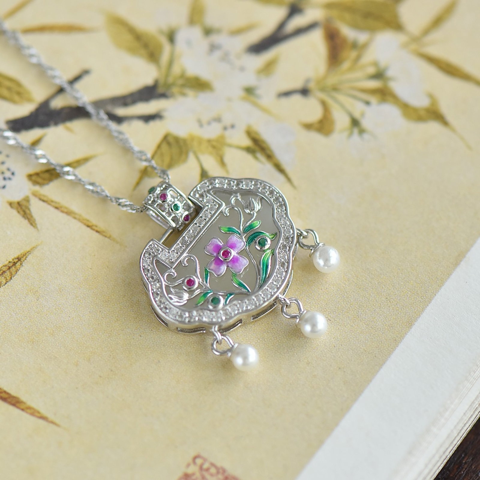An Exquisite Sterling Silver Inlaid White Jade Pendant,Inlaid Pearls - 3