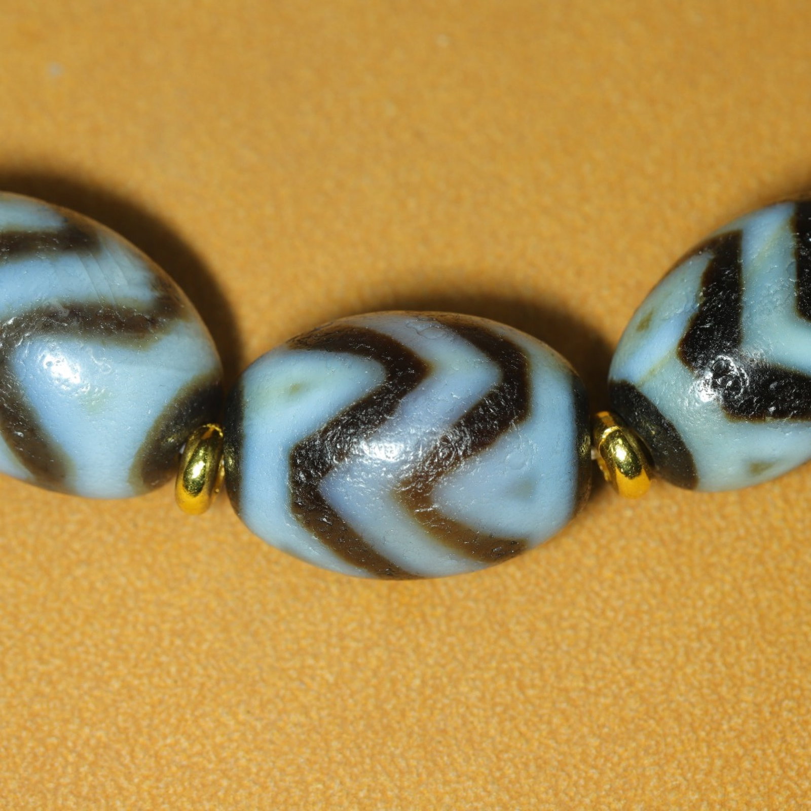 An Exquisite Dzi Bead Bracelets - 6