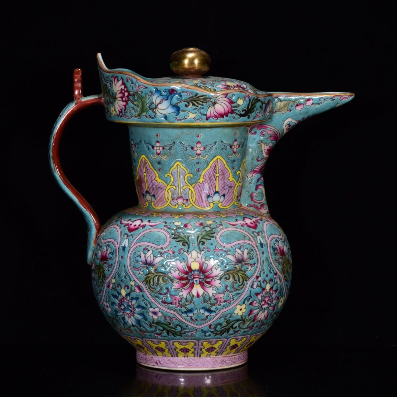 An Exquisite Turquoise Ground Famille-Rose Painted Gold Lotus Pattern Ewer - 3