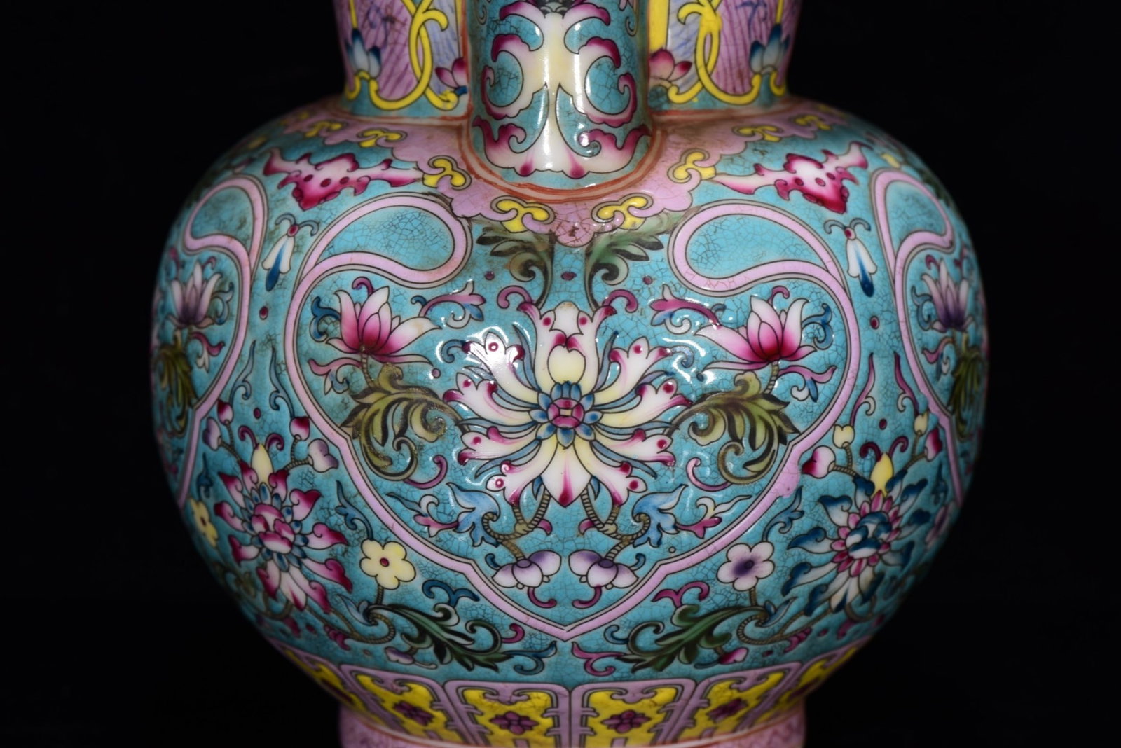 An Exquisite Turquoise Ground Famille-Rose Painted Gold Lotus Pattern Ewer - 8