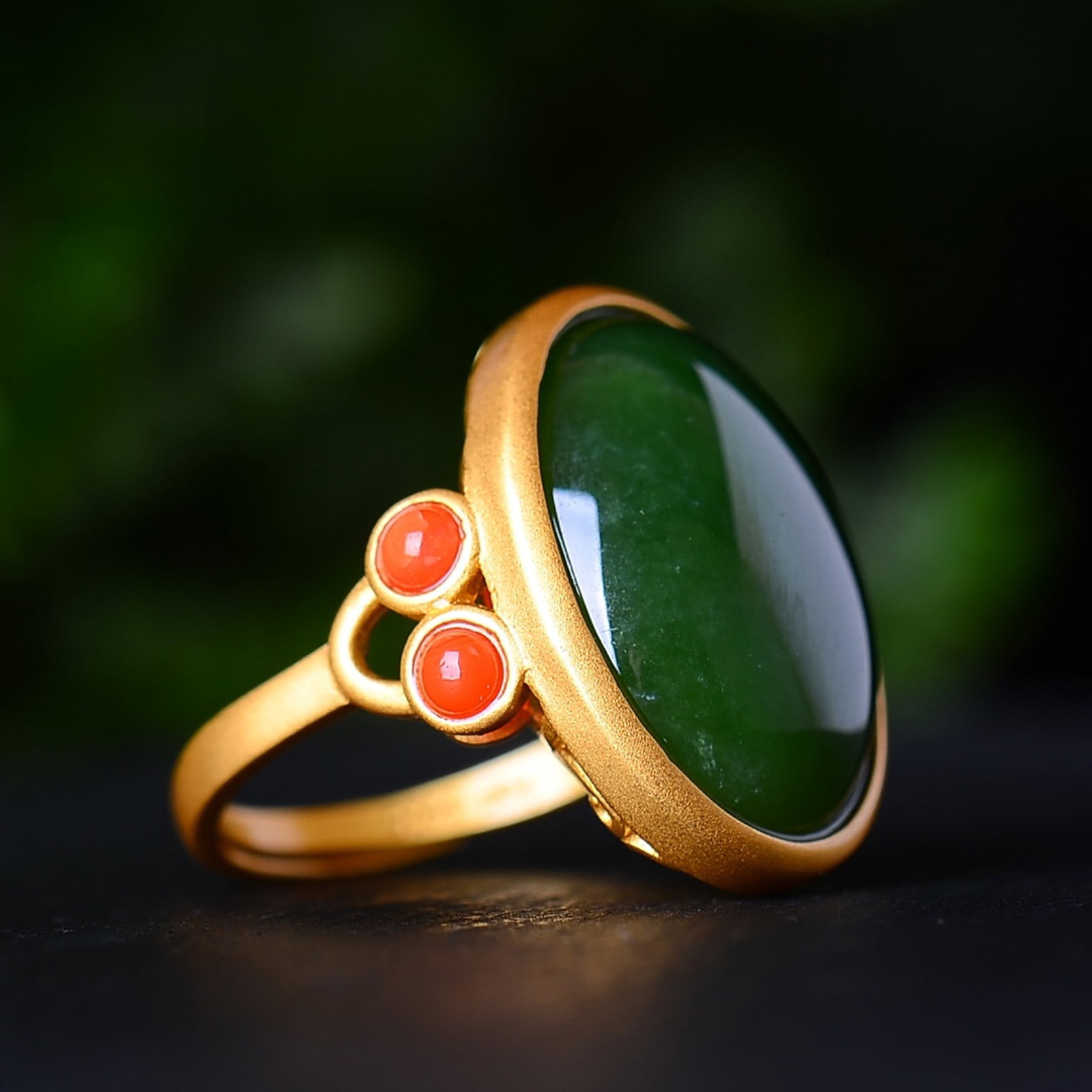 An Exquisite Sterling Silver-Gold Plated Inlaid Jasper Ring - 4