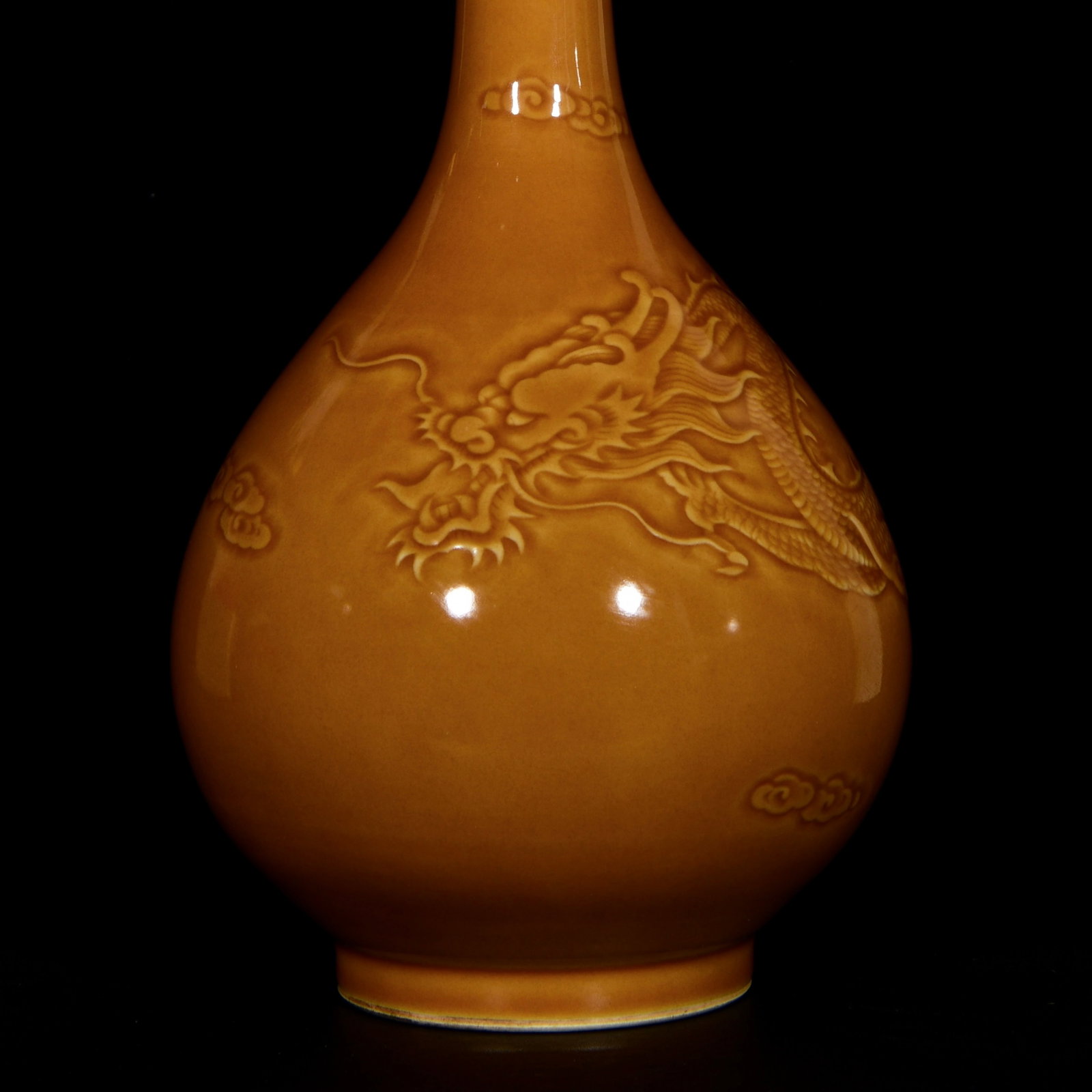 A Rare Yellow Glazed Auspicious Cloud and Dragon Pattern Vase - 3
