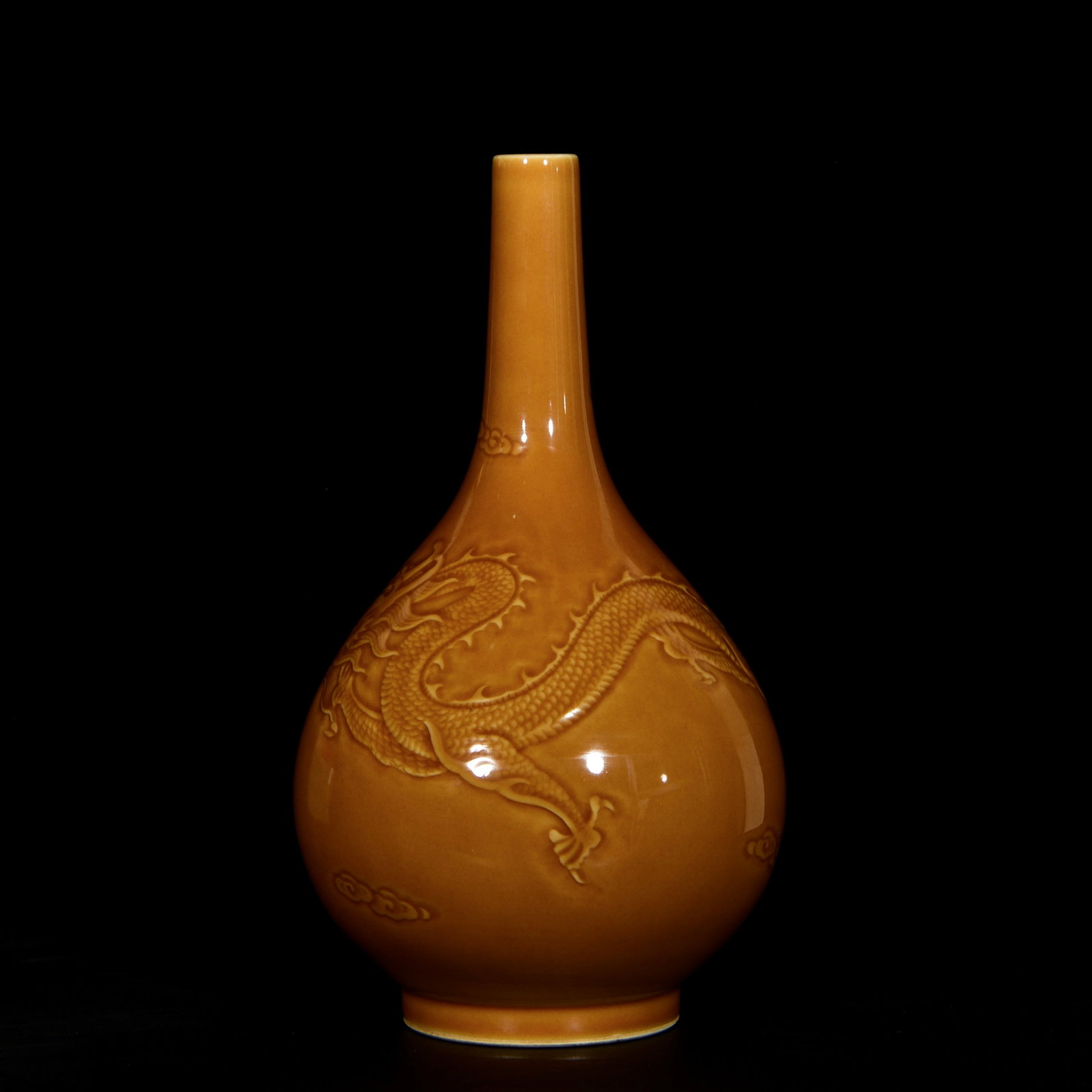 A Rare Yellow Glazed Auspicious Cloud and Dragon Pattern Vase - 5