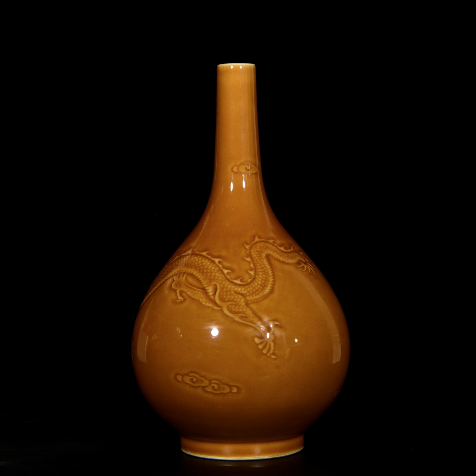 A Rare Yellow Glazed Auspicious Cloud and Dragon Pattern Vase - 6