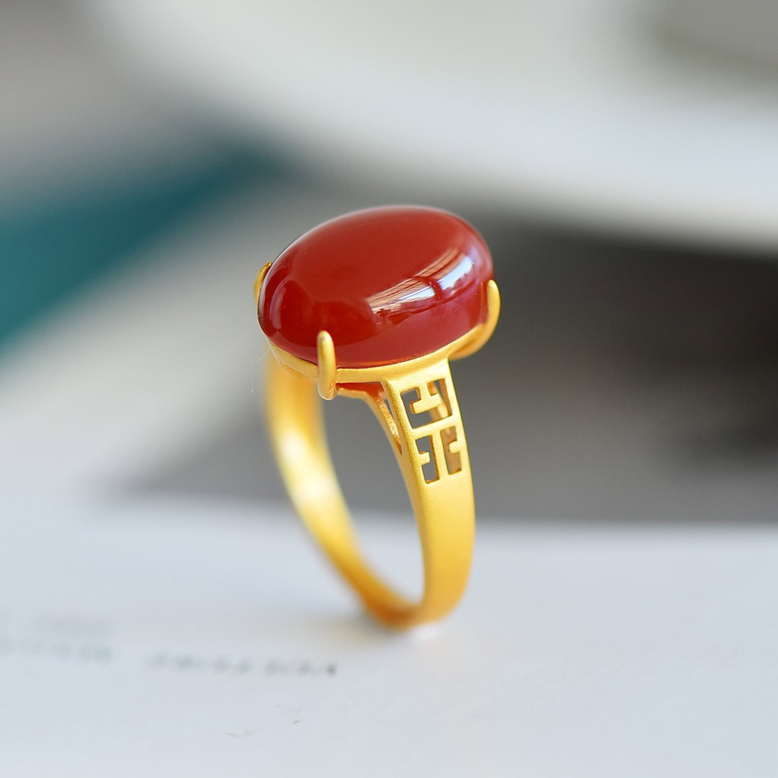 An Exquisite Sterling Silver-Gold Plated Inlaid Agate Ring - 5