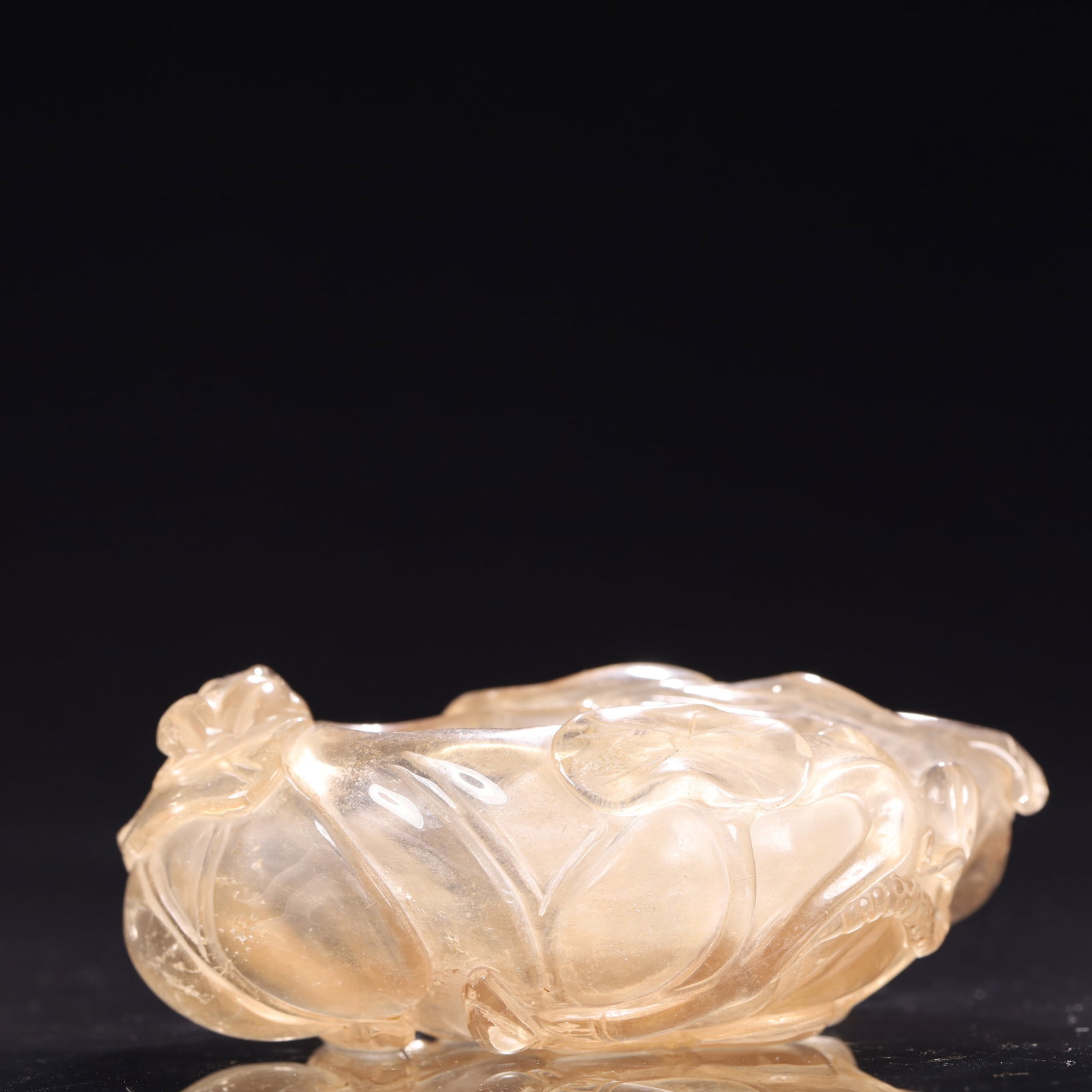 An Exquisite Crystal Lotus Leaf and Frog Pattern Brush Washer: Estimated Value:3800-7600 An Exquisite Crystal Lotus Leaf and Frog Pattern Brush Washer,Qing Dynasty, China,Size:3.9inx3.5inx1.6in,Weight:300g