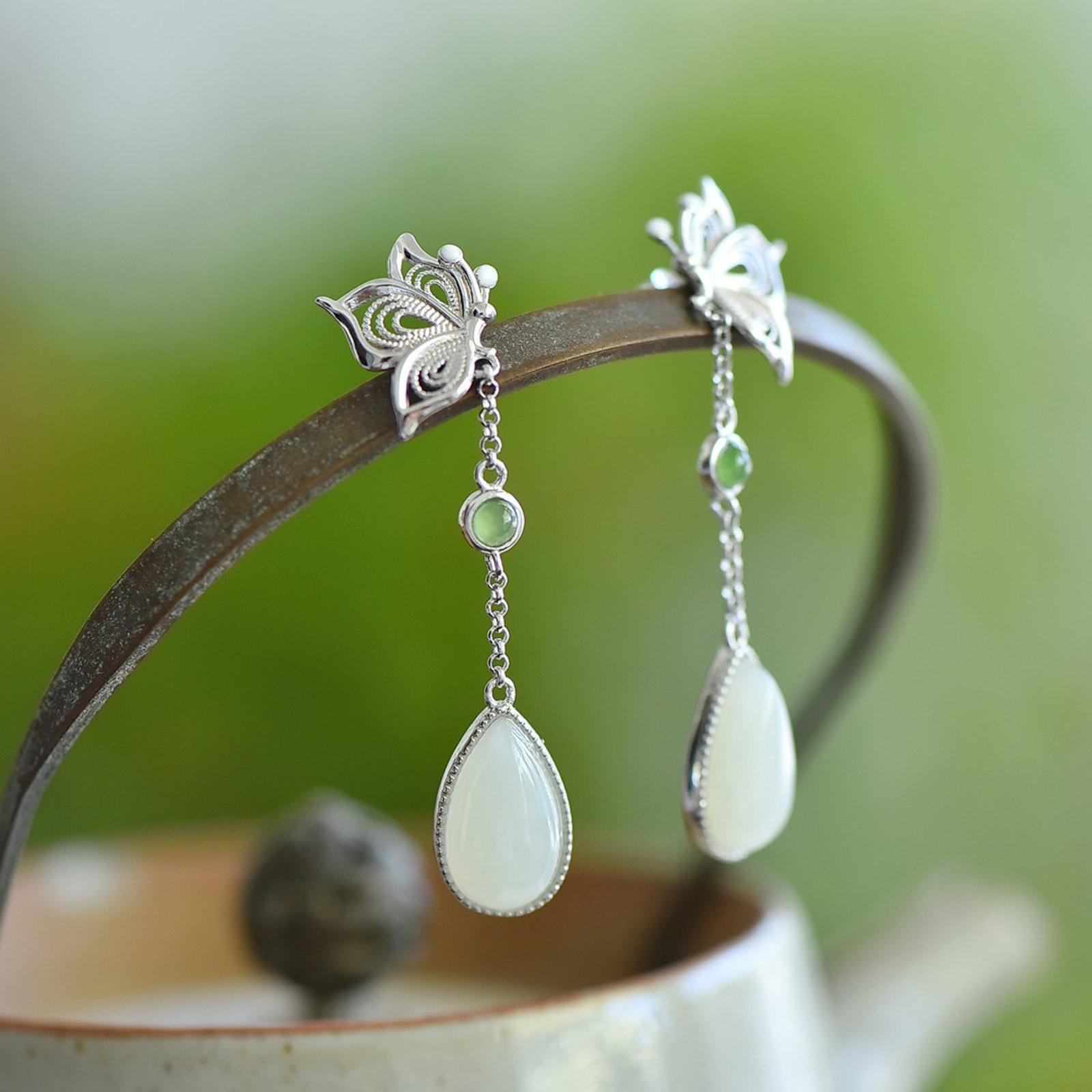 A Pair of Exquisite Sterling Silver Inlaid White Jade Earrings - 2