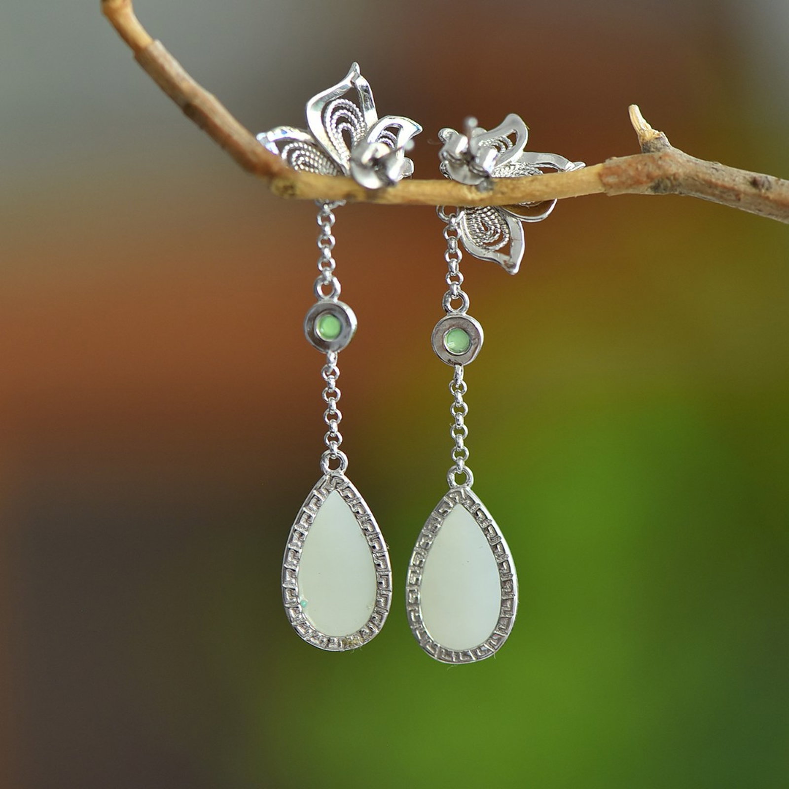 A Pair of Exquisite Sterling Silver Inlaid White Jade Earrings - 5