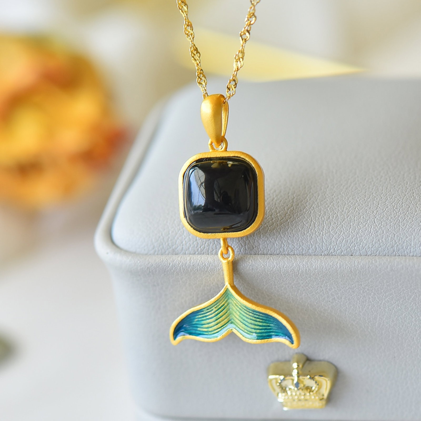 An Exquisite Sterling Silver-Gold Plated Inlaid Black Jade Pendant - 3
