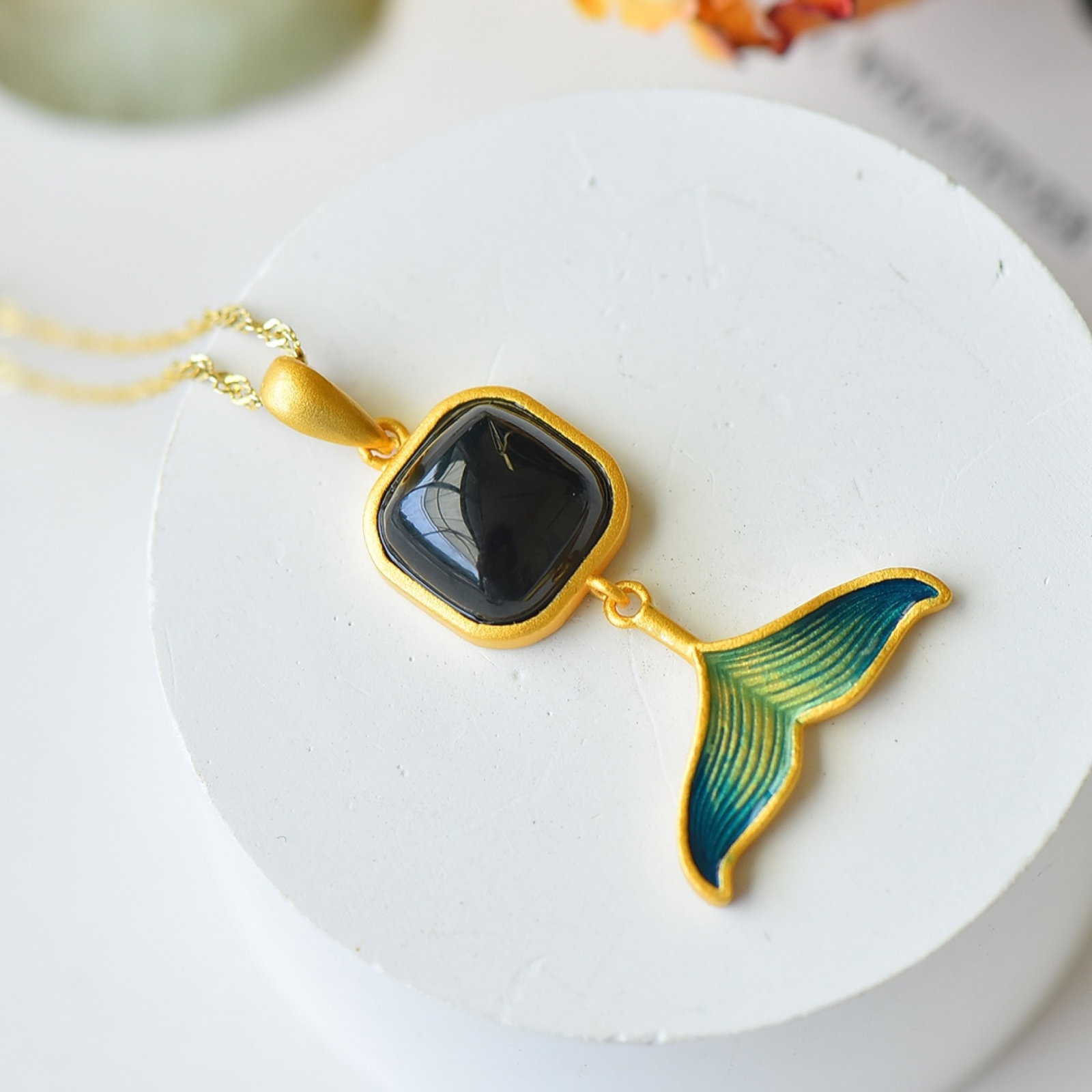 An Exquisite Sterling Silver-Gold Plated Inlaid Black Jade Pendant - 5