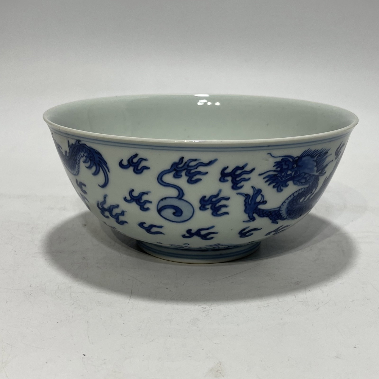 An Exquisite Blue and White Dragon Pattern Bowl - 9