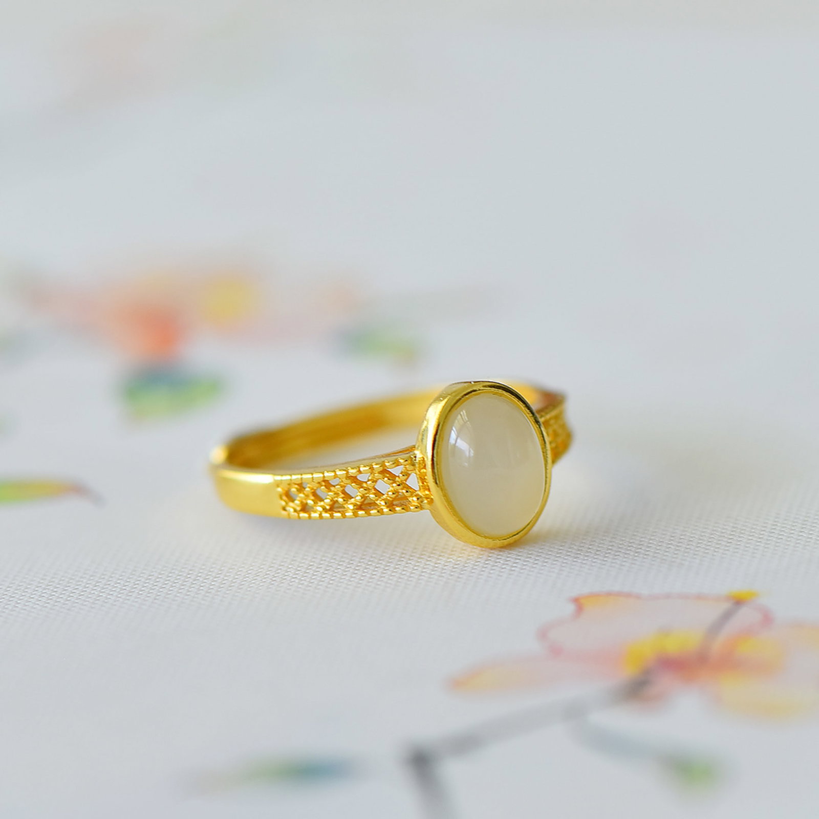 An Exquisite Sterling Silver-Gold Plated Inlaid White Jade Ring - 3