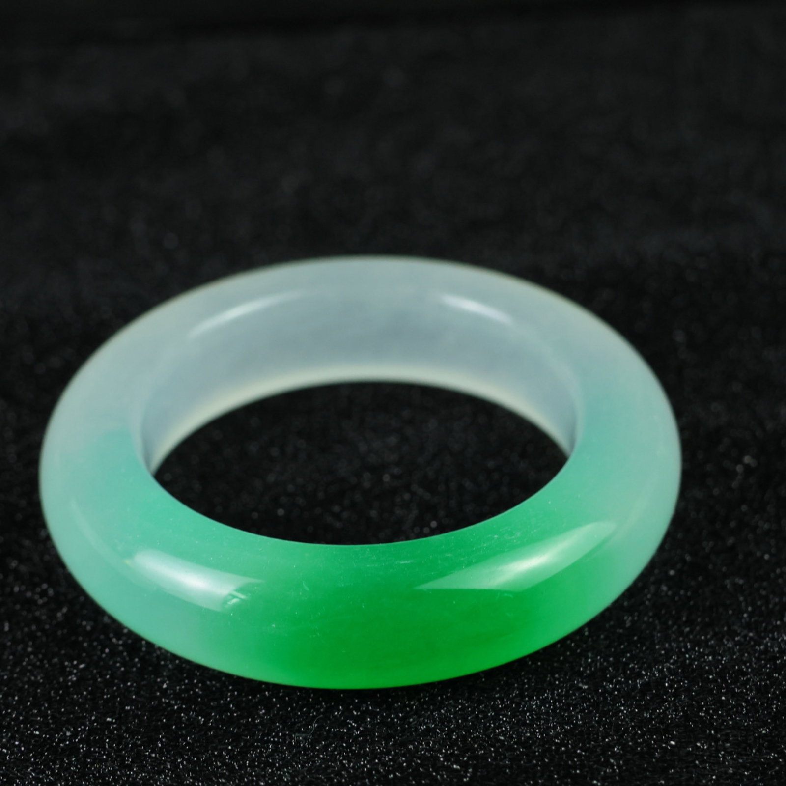 An Exquisite Jadeite Bracelets - 6