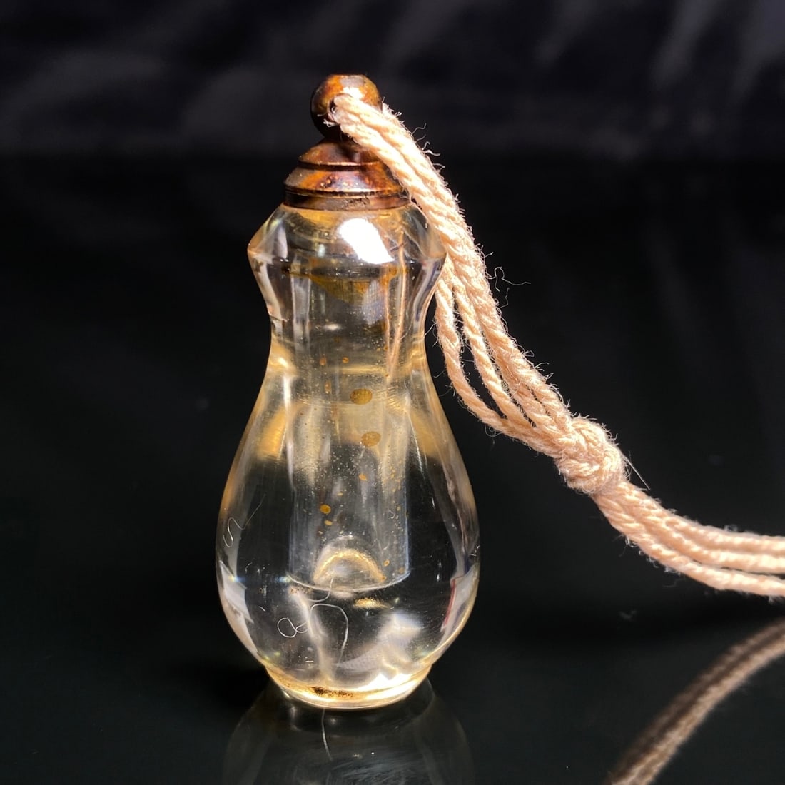 An Exquisite Crystal Vase-Shaped Pendant - 5