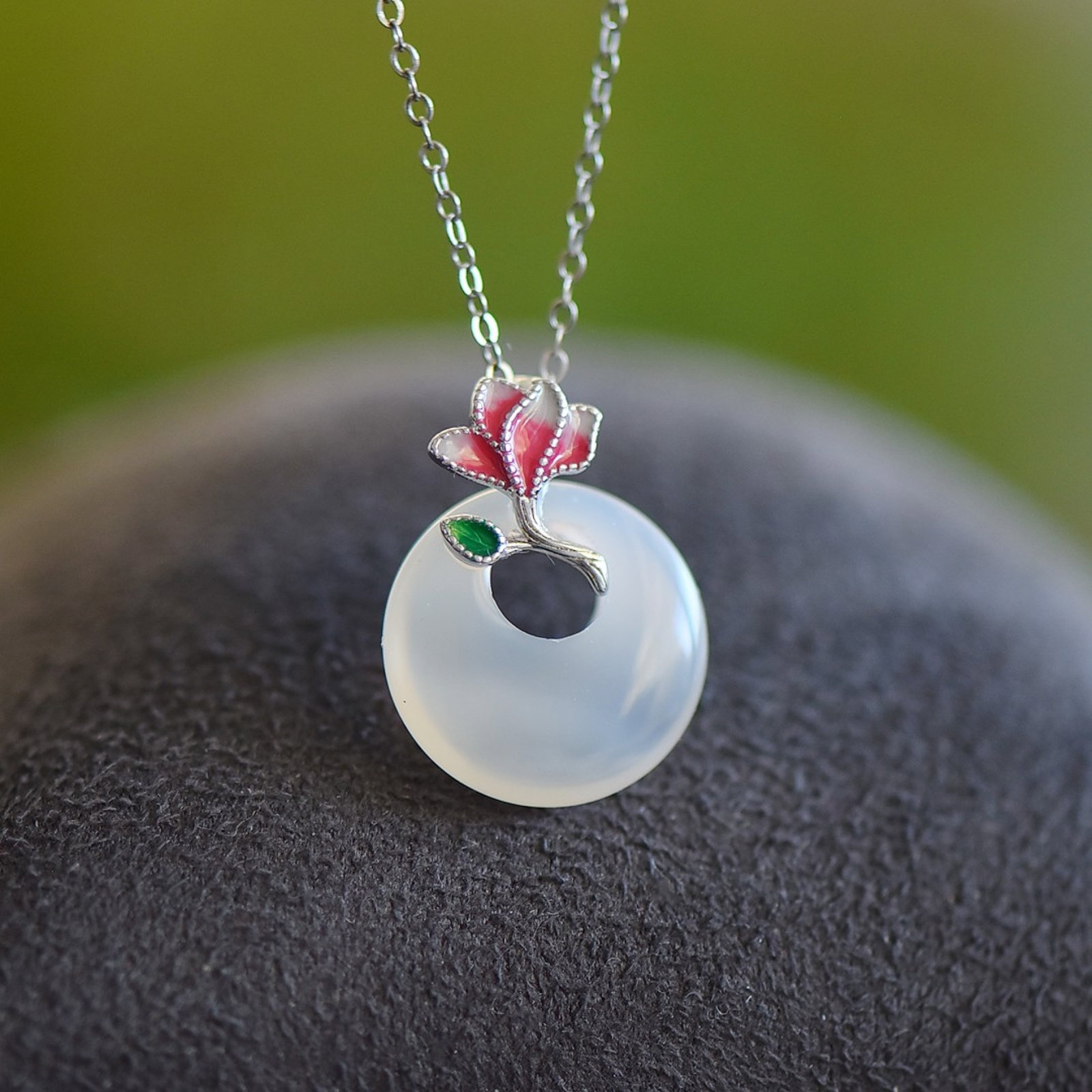 An Exquisite Sterling Silver Inlaid Agate Pendant - 4