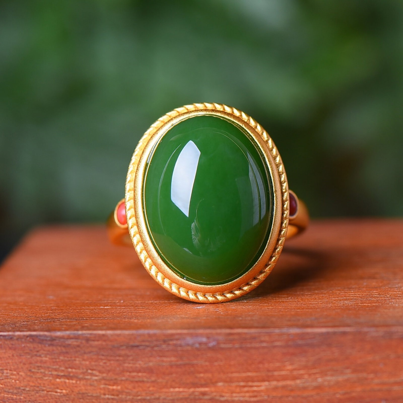 An Exquisite Sterling Silver-Gold Plated Inlaid Jasper Ring - 2