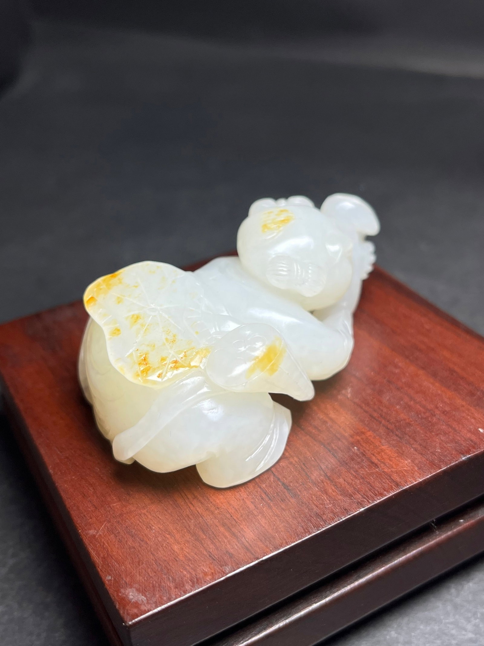 An Exquisite White Jade Figure Hand Piece - 2