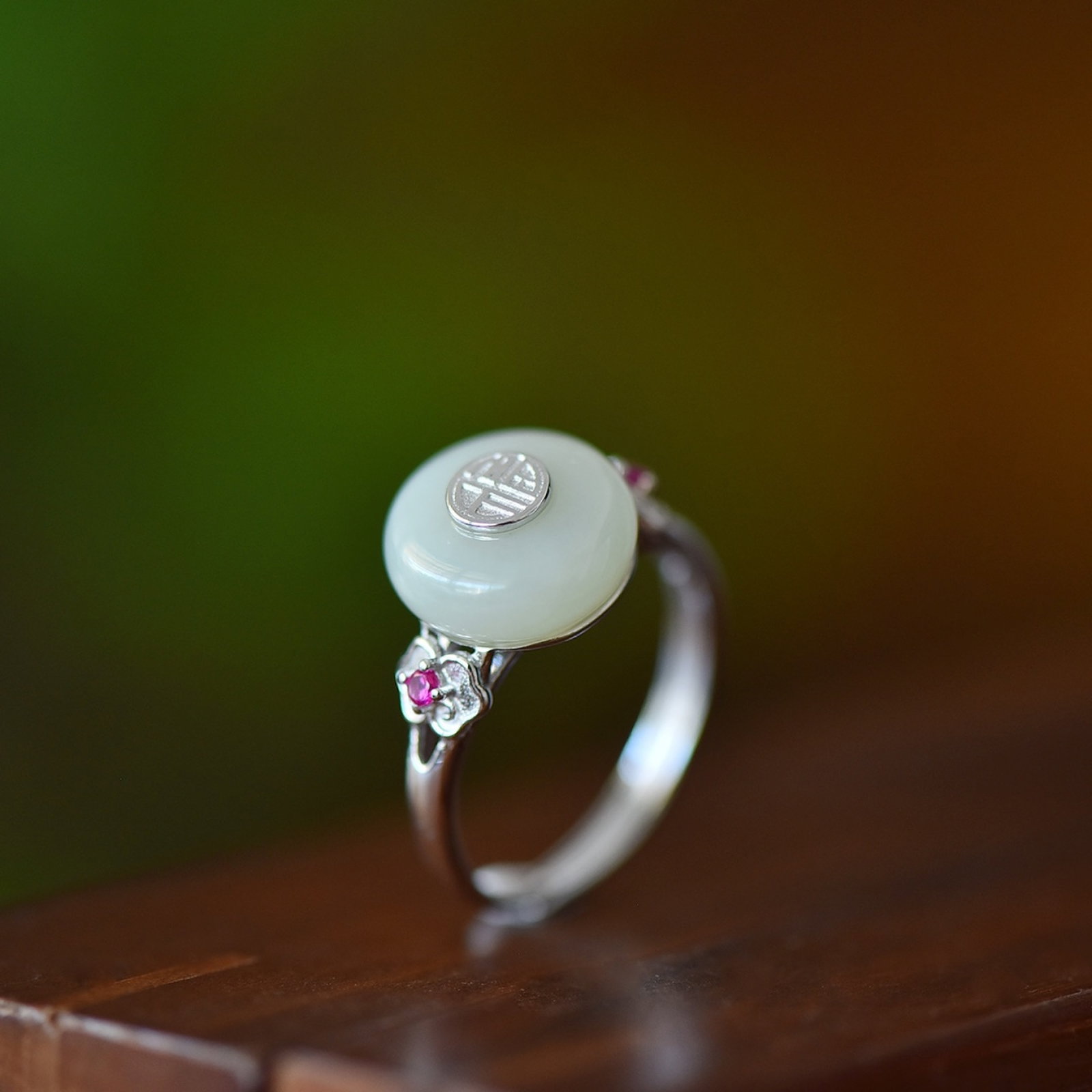 An Exquisite Sterling Silver Inlaid White Jade Ring,Inlaid Gems - 3
