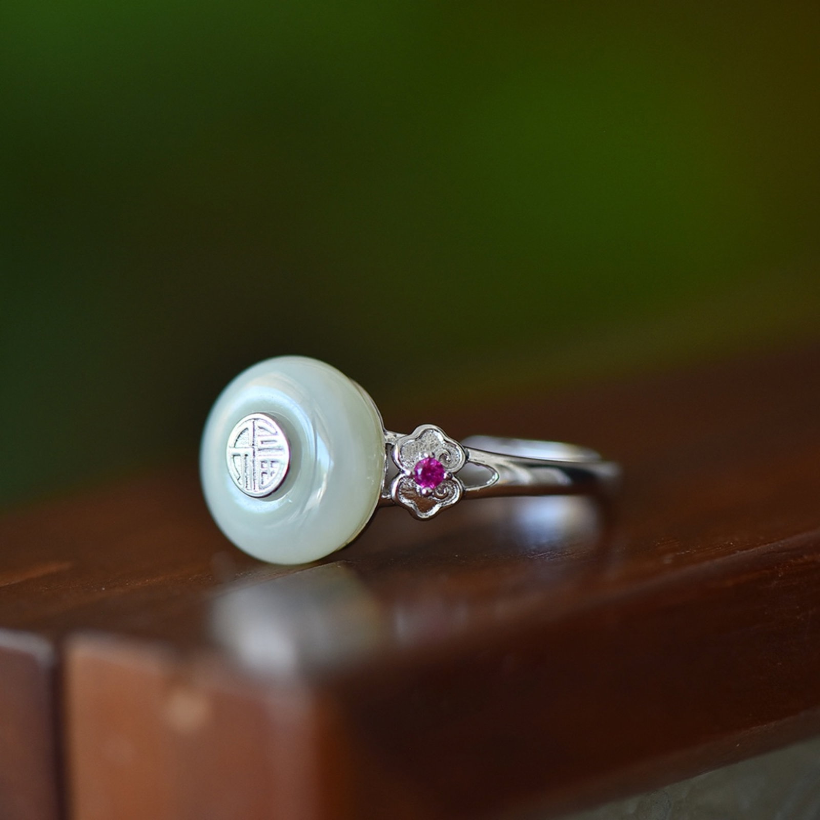 An Exquisite Sterling Silver Inlaid White Jade Ring,Inlaid Gems - 4