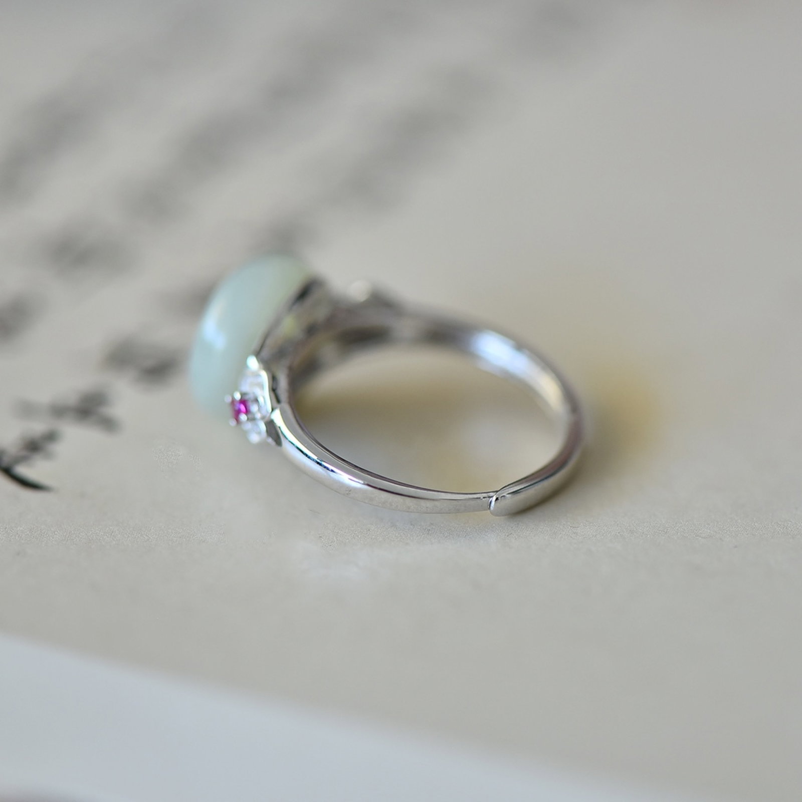 An Exquisite Sterling Silver Inlaid White Jade Ring,Inlaid Gems - 5