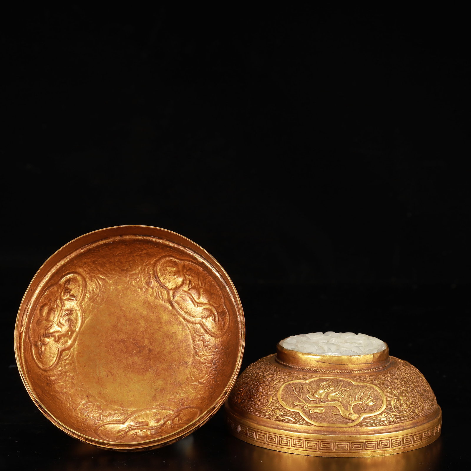 An Exquisite Gilt Bronze Flower Eight Treasures Pattern Censer - 9