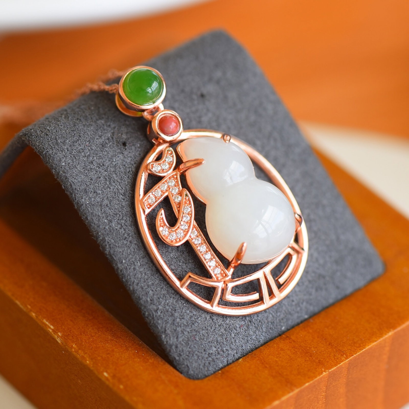 An Exquisite Sterling Silver-Gold Plated Inlaid White Jade Pendant,Inlaid Jasper and Gems - 3