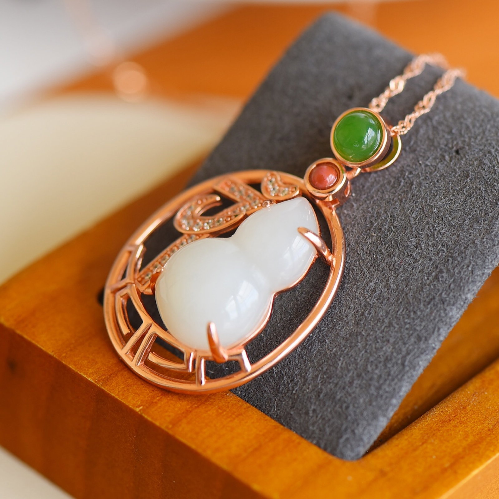 An Exquisite Sterling Silver-Gold Plated Inlaid White Jade Pendant,Inlaid Jasper and Gems - 4