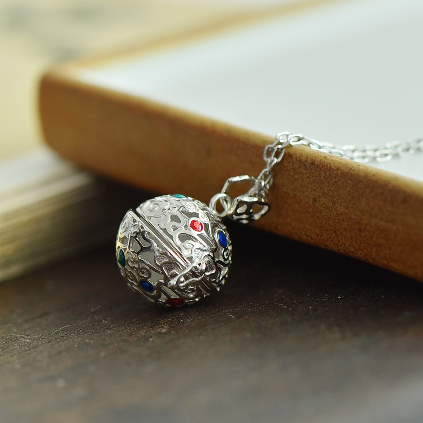 An Exquisite Sterling Silver Inlaid White Jade Pendant,Inlaid Gems - 2