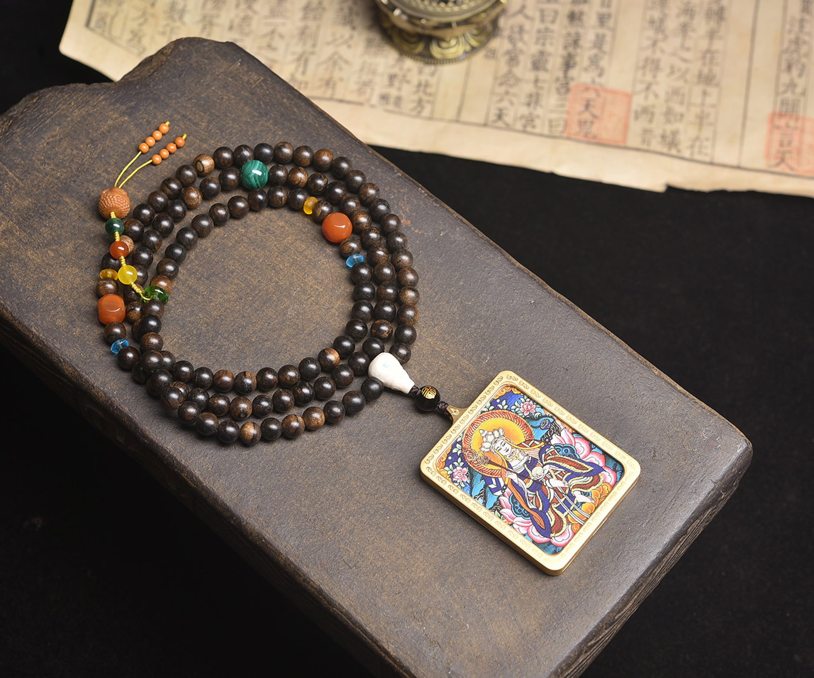 An Exquisite Eaglewood Kshitigarbha Bodhisattva Tangka Pendant: Estimated Value:400-800 An Exquisite Eaglewood Kshitigarbha Bodhisattva Tangka Pendant,Size:7mm,Weight:84.98g 沉香木地藏王像唐卡吊坠
