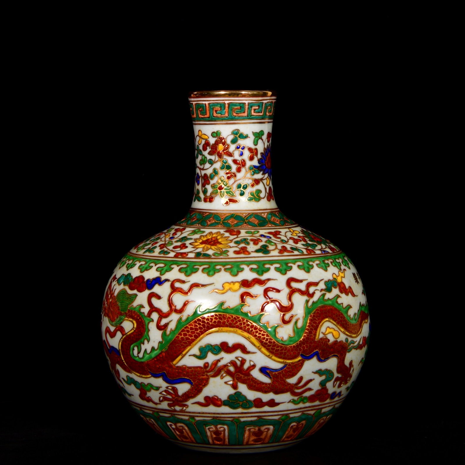 An Exquisite Wucai Painted Gold Lotus,Auspicious Cloud and Dragon Pattern Vase - 7